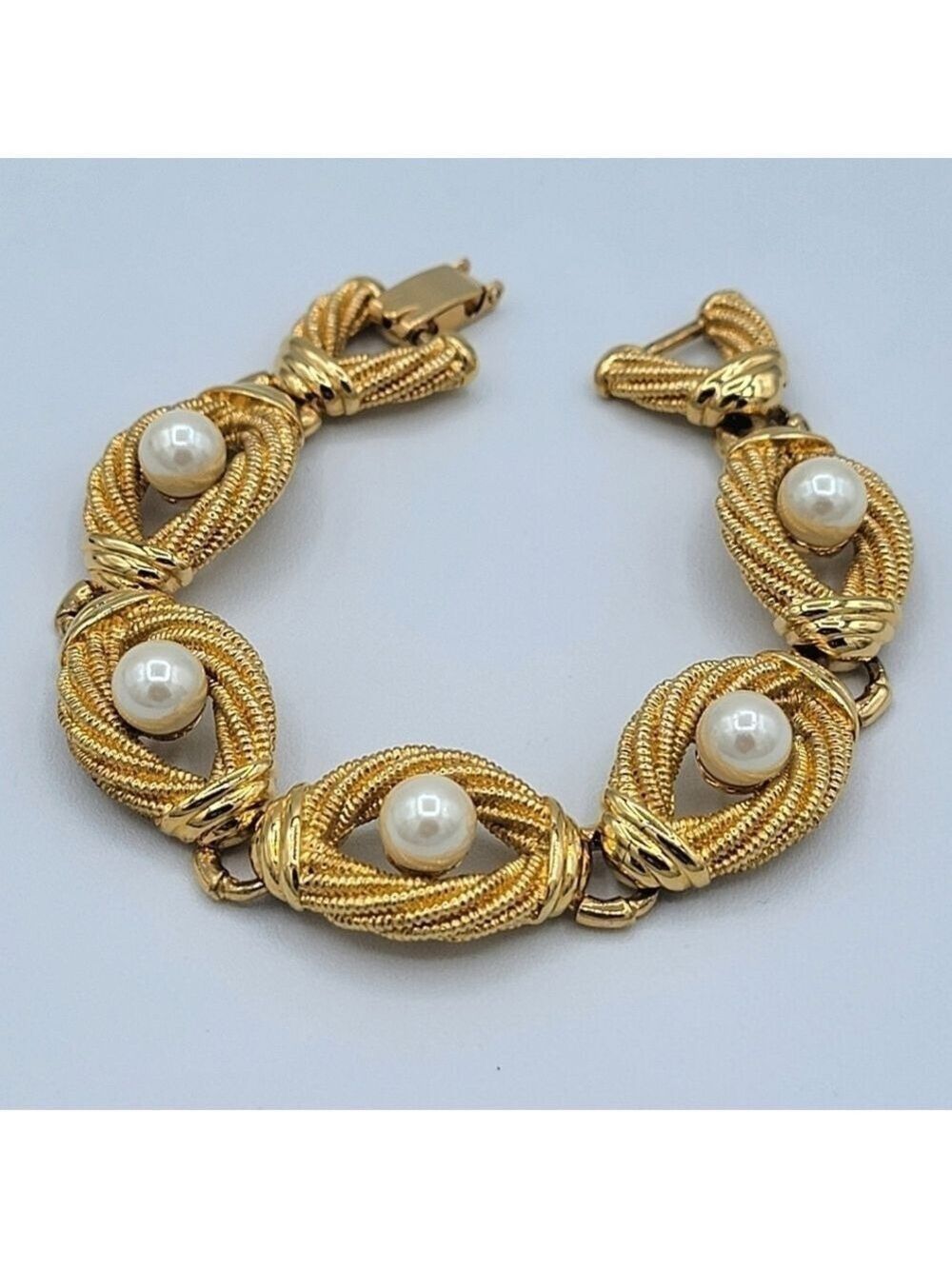 Vintage Goldtone Twist Pearl Bracelet #2340